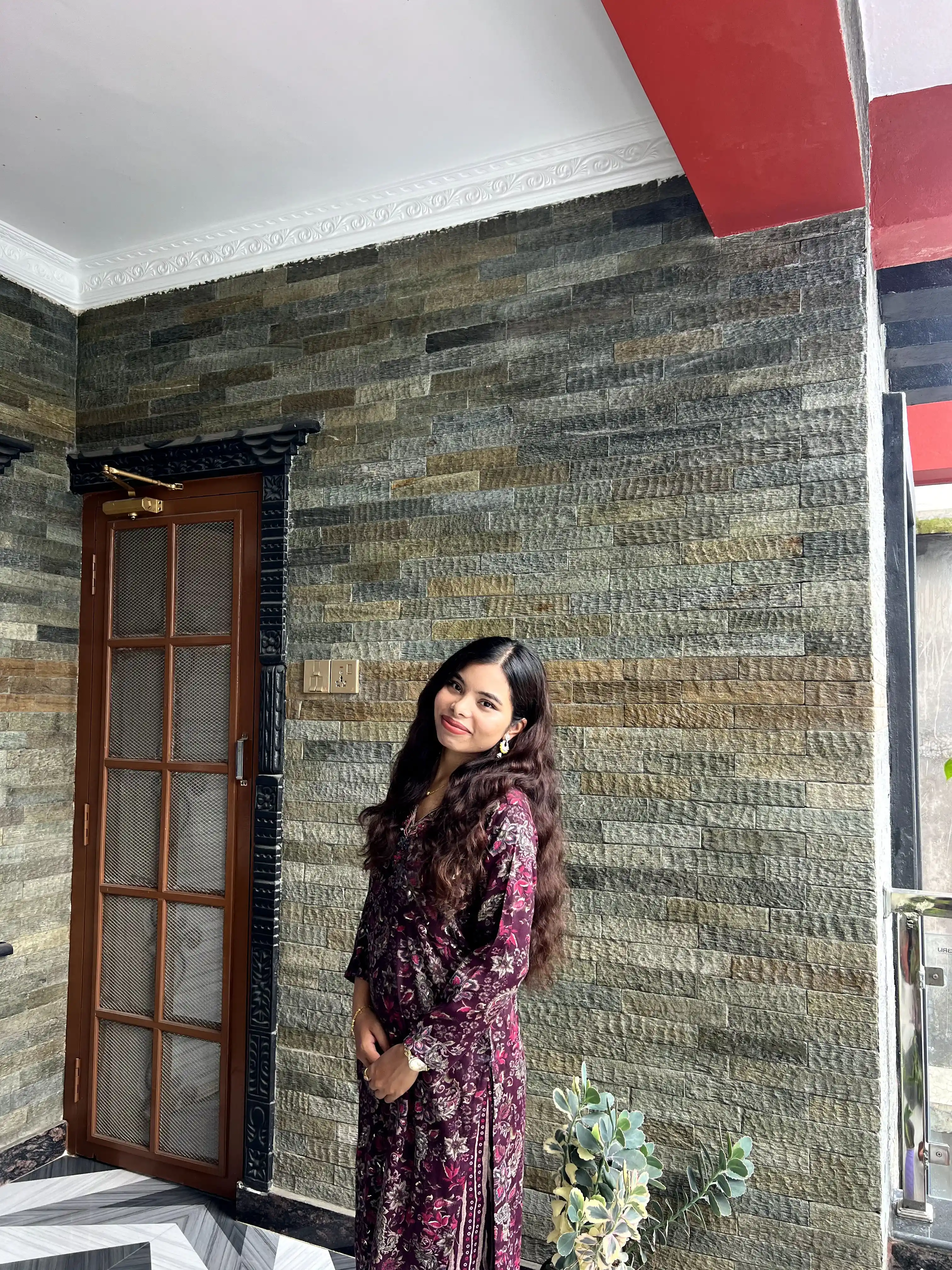 Riya collaborating with team